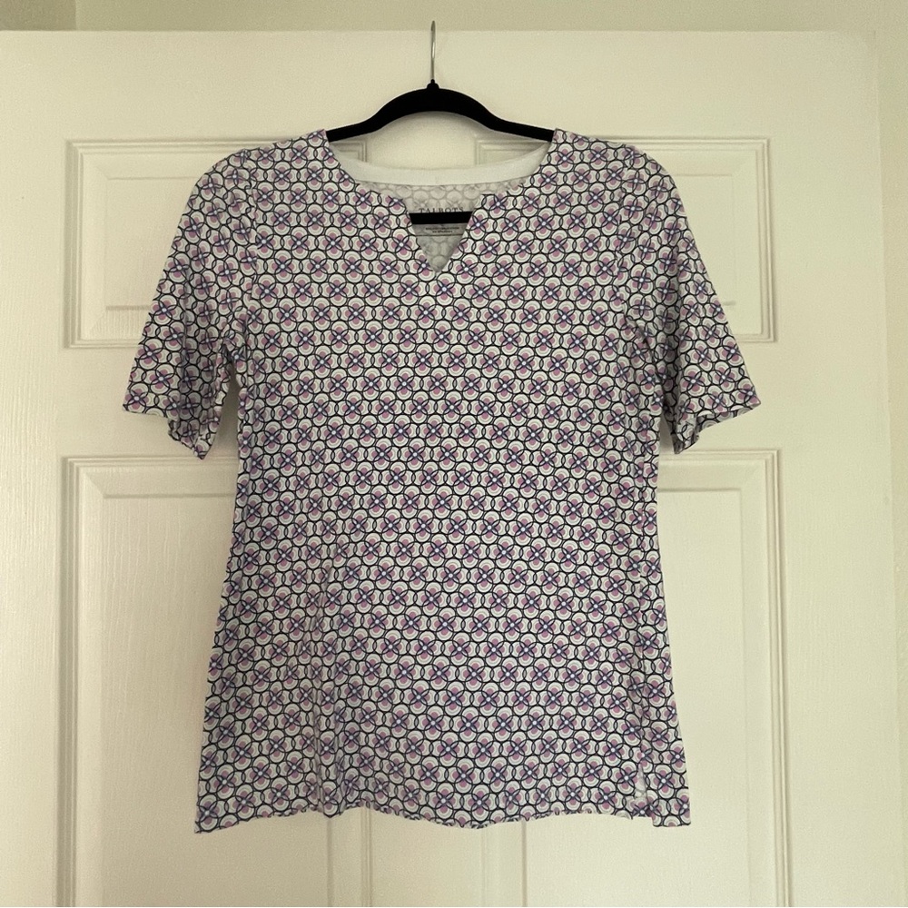 Talbots White Geometric Short Sleeve Top Size Small. Gently worn.